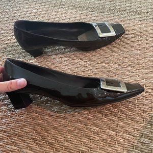 Vintage Roger Vivier Bucke Pump
